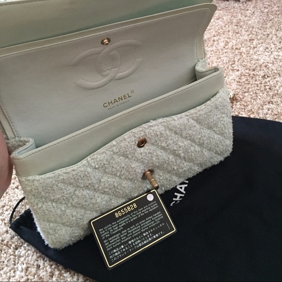 (SOLD) Chanel classic flag bag medium - Picture 2 of 8