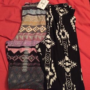 2 pairs of leggings