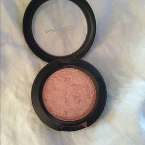 MAC blush/ highlight