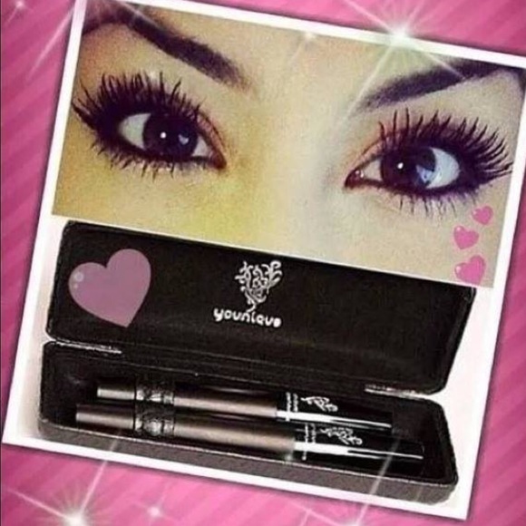 2 sealed packs of Younique 3D Fiber Lash Mascara