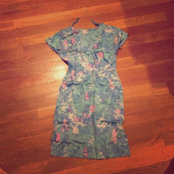 Custom Dress (Contact Before Purchasing)