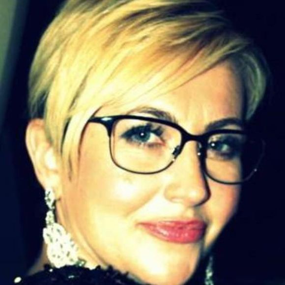 Meet your Posher, Ewunia - Picture 1 of 1