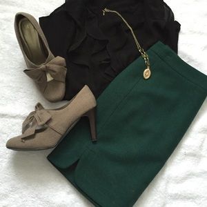 🎉HP🎉 Tweed heels with bow detail