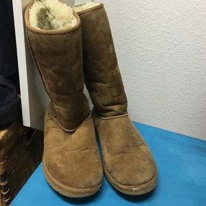 Tan Ugg boots with cream fur size 8