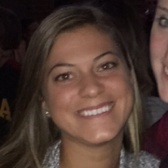 Meet your Posher, Kelli