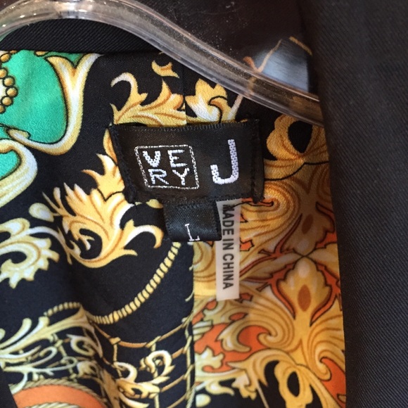 Blazer - Picture 2 of 3