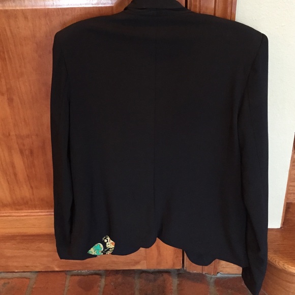 Blazer - Picture 3 of 3