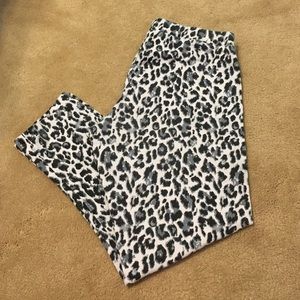 Capri length leggings