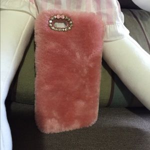 Pink fuzzy iphone 6 case.