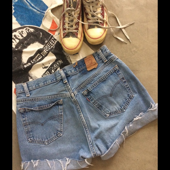 SOLD  True vintage Levi 501 shorts - Picture 3 of 4