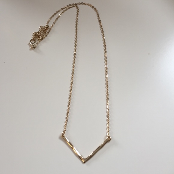 Jewelry - Gold V necklace