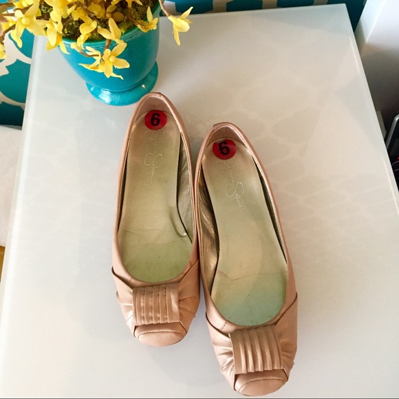 Jessica Simpson - Beautiful Ballet flats!!!! 🌸