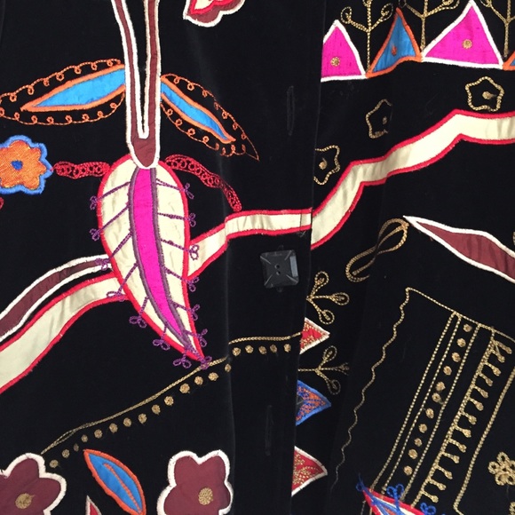 Blazer - Picture 3 of 3