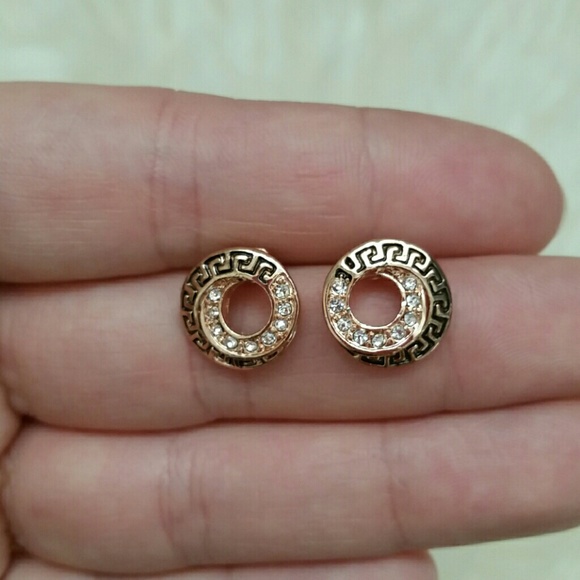 $$ Final price! Nwot cute earings $$ - Picture 3 of 3