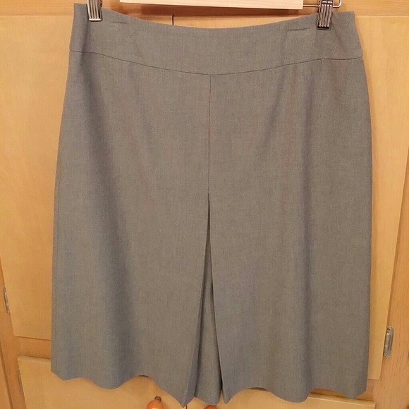 Ann Taylor Gray Skirt - Picture 1 of 4