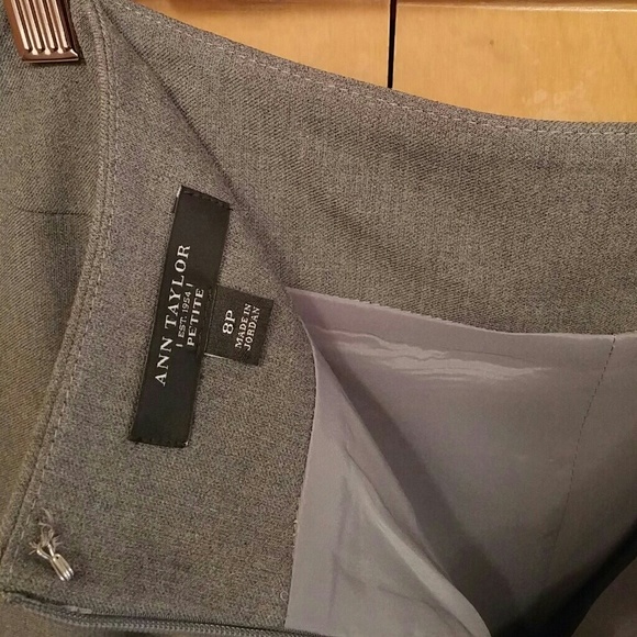 Ann Taylor Gray Skirt - Picture 3 of 4