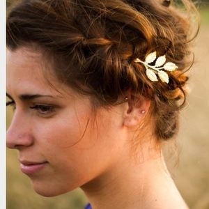 Beautiful golden leaf hairpin