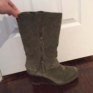 Bass Green Suede Wedge boots