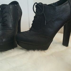 MOVING SALE, MAKE ME AN OFFER!Charlotte Russe Boot