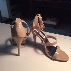BRAND NEW...Sexy tan heels!!!💋