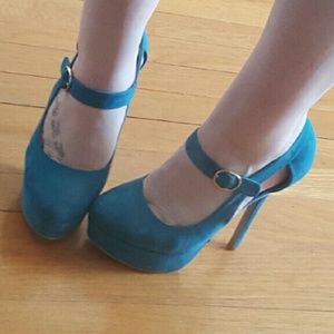 Teal Charlotte Russe Pumps