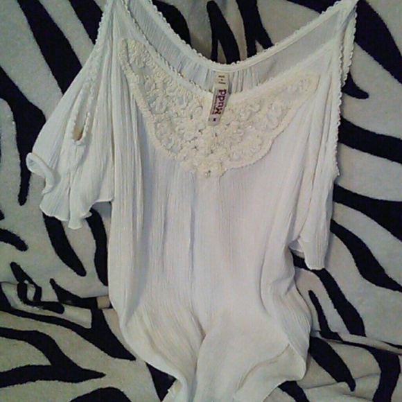 White boho top Mudd size medium