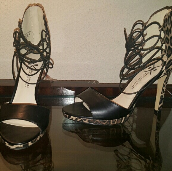 Kim Kardashian Kollection Leopard Tie - Picture 2 of 4