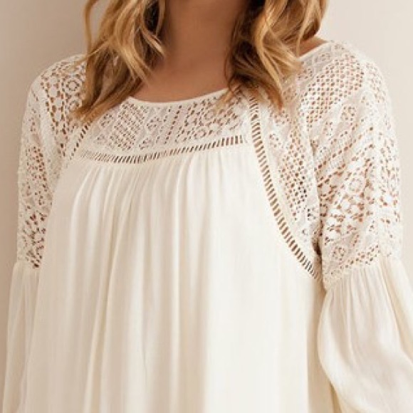 🏆HOST PICK🏆Ivory Cream Lace & Ivory Dress - Picture 3 of 4