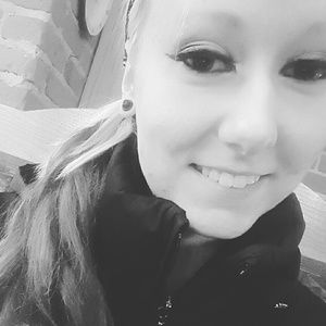 Meet your Posher, Em