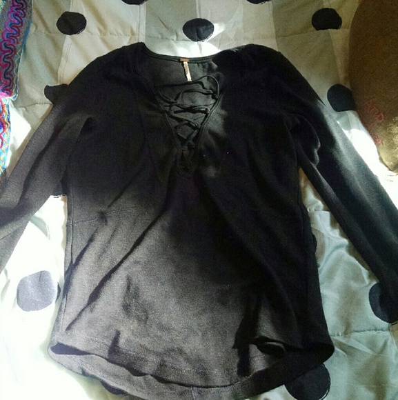 Long sleeve Free People with detail on chest!