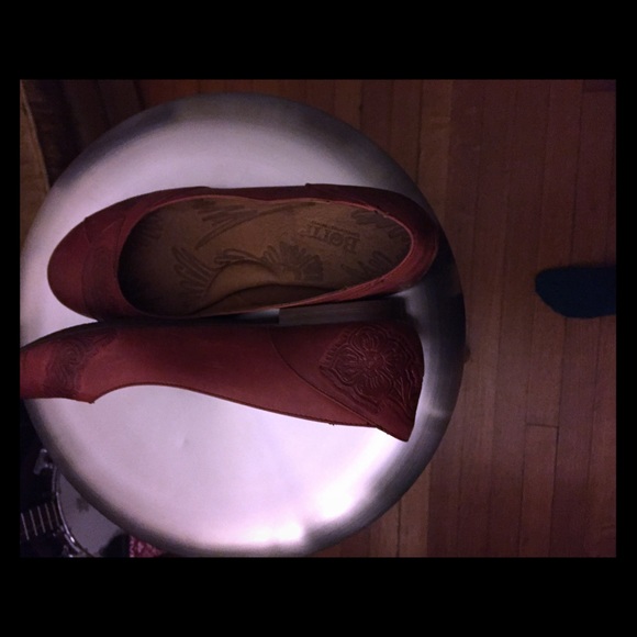 Born Flats size 8