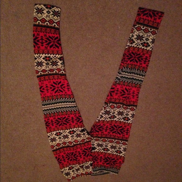 Printed fleece leggings.