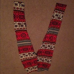Printed fleece leggings.