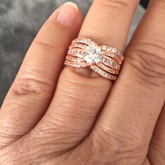 Gorgeous rose gold plated cubic zirconia  wedding - Picture 2 of 4