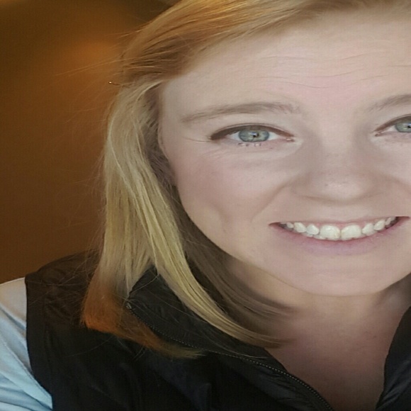Meet your Posher, Cerissa - Picture 1 of 1