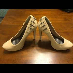 Beige pumps