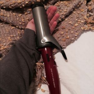 1.75" infinity pro conair hair curler.