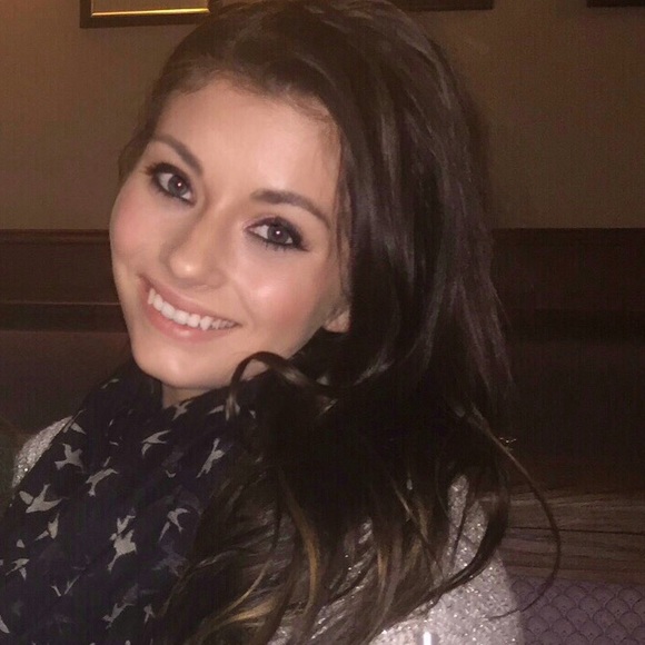 Meet your Posher, Jess - Picture 2 of 4