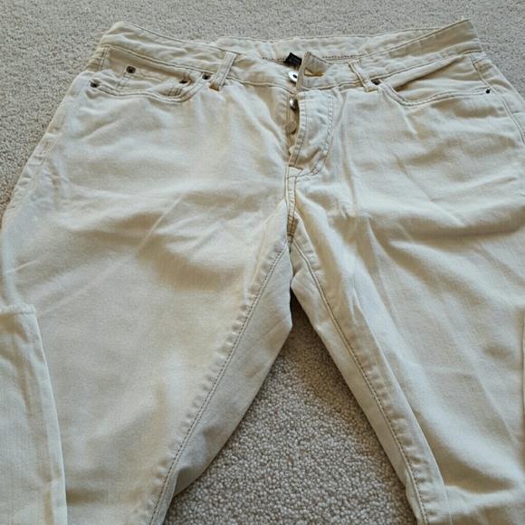 Bottom fly cream jeans