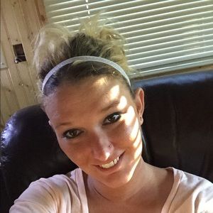 Meet your Posher, Desiree