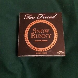 Too Faced snow bunny bronzer