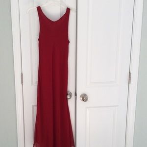 Beautiful red silk dress. Size small (2). Not worn