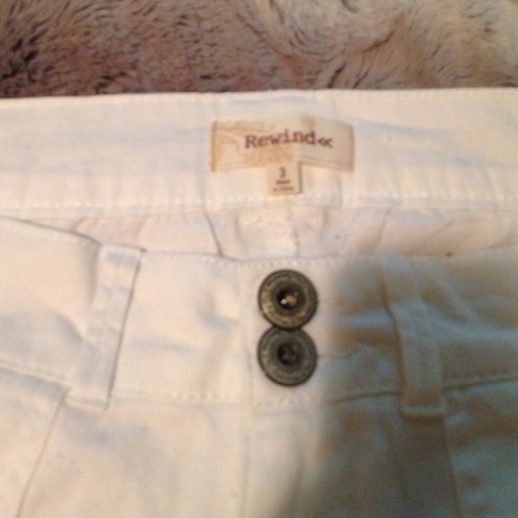 FLASH SALE!!! NWOT Sleek White Jeans 🐚 - Picture 3 of 4