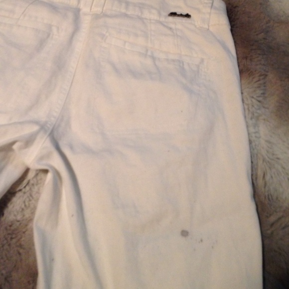 FLASH SALE!!! NWOT Sleek White Jeans 🐚 - Picture 4 of 4