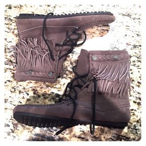 Minnetonka Double Fringe Tramper Boot