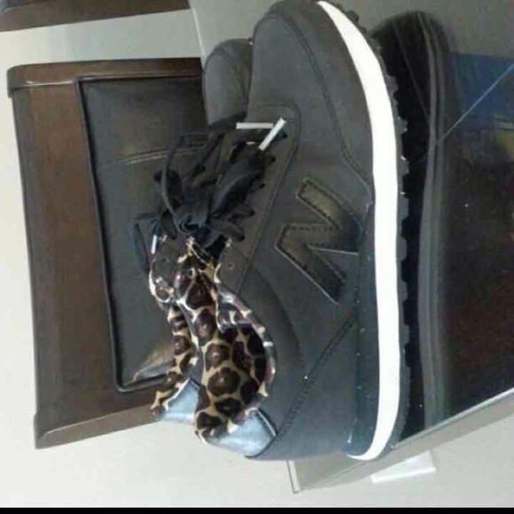 New balance shoes