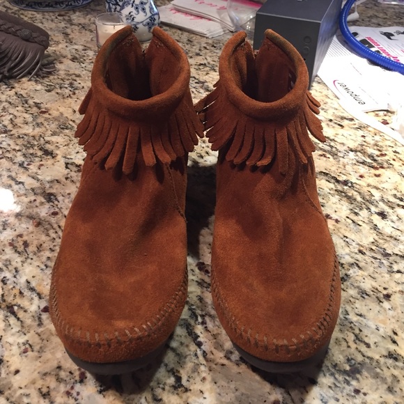 Minnetonka Back Zipper Boot