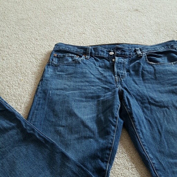 Levis