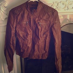 Selling a cute fall jacket (: