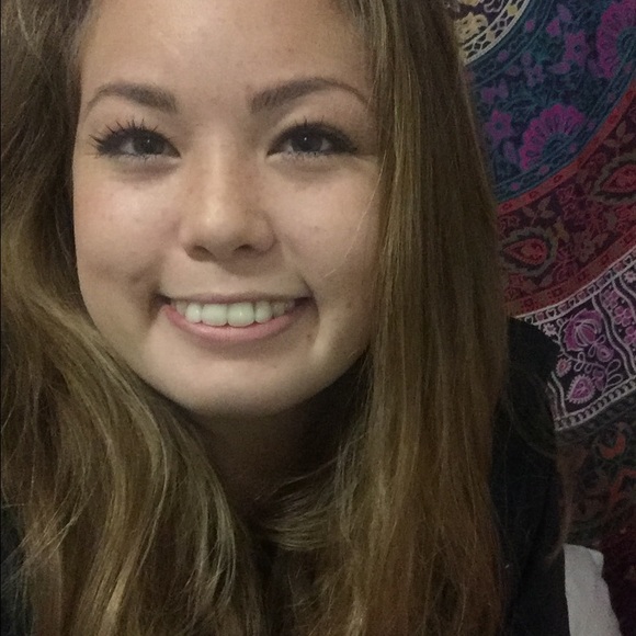 Meet your Posher, Cassie - Picture 1 of 1